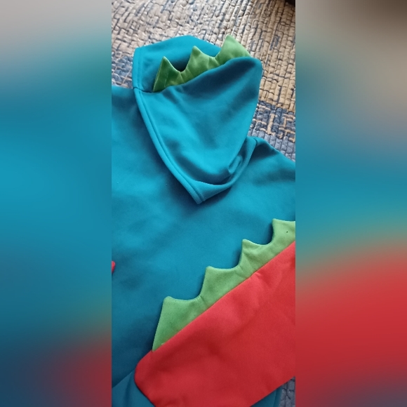 Dinosaur hoodie with spikes on sleeves and hood - Picture 4 of 5
